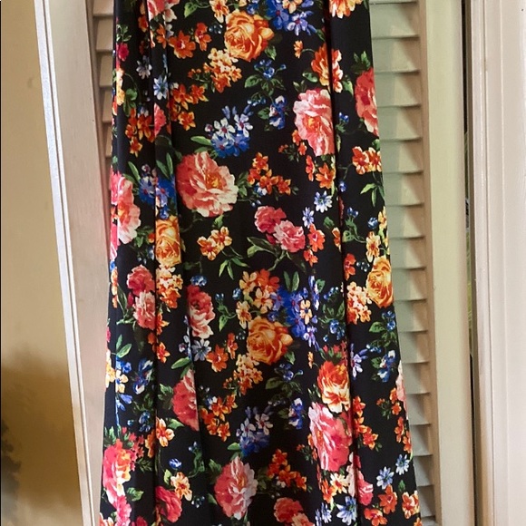 LuLaRoe broomstick skirt - Picture 2 of 3